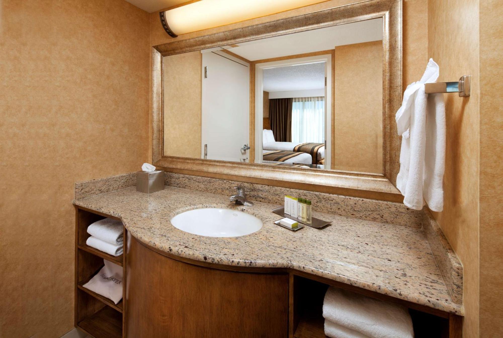 Hotel Doubletree By Hilton Resort/convention Center